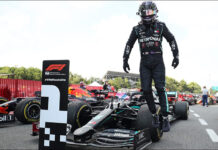 Hamilton gana y Sainz da show en España