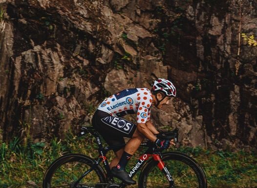 Carapaz entre los 10 mejores del planeta