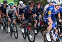 Richard Carapaz llegó a varios minutos del ganador de la etapa 4