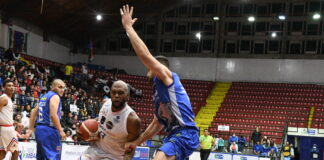 Club Piratas se llevó su primera victoria